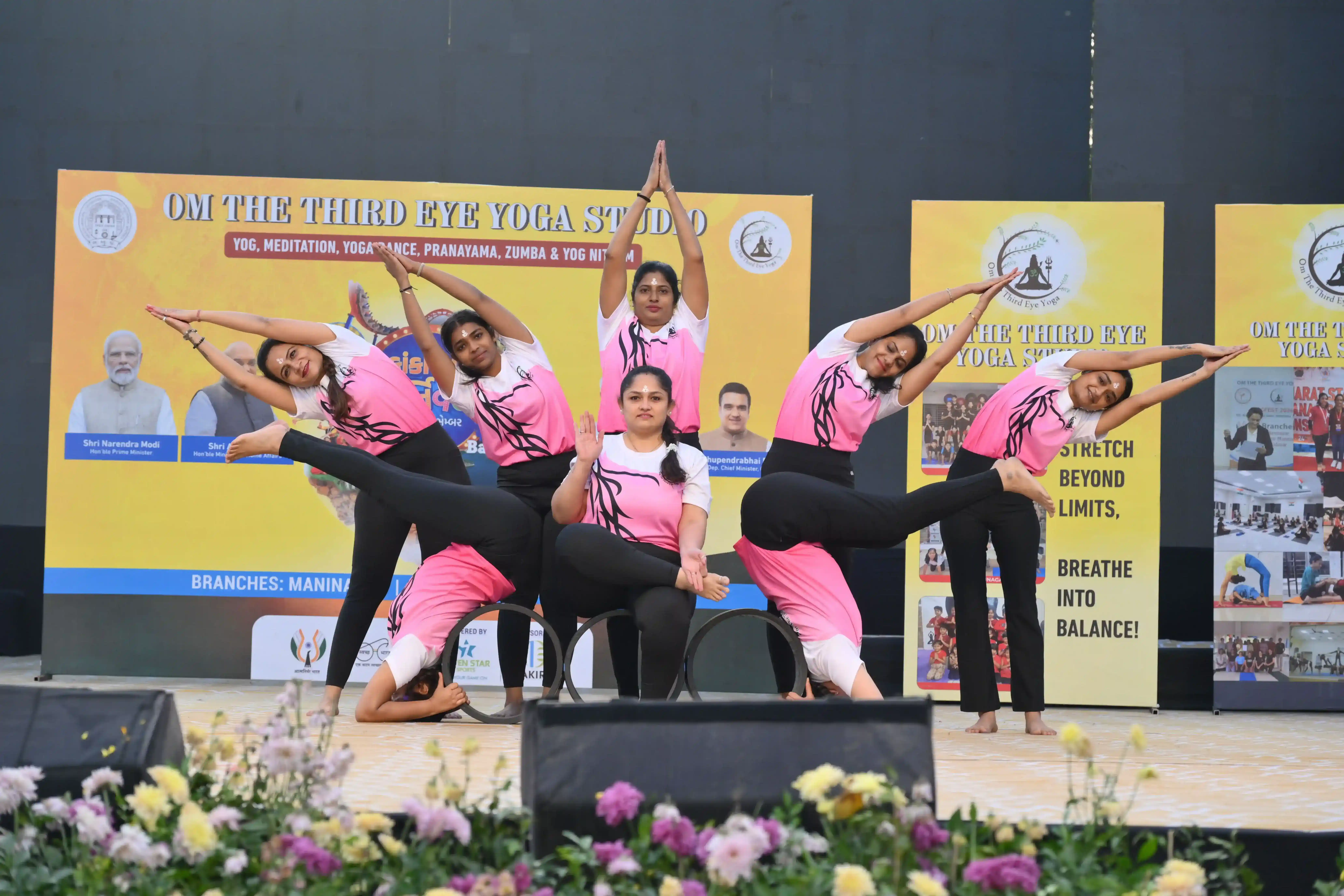 High-energy workout focusing on dynamic transitions and deep stretching.